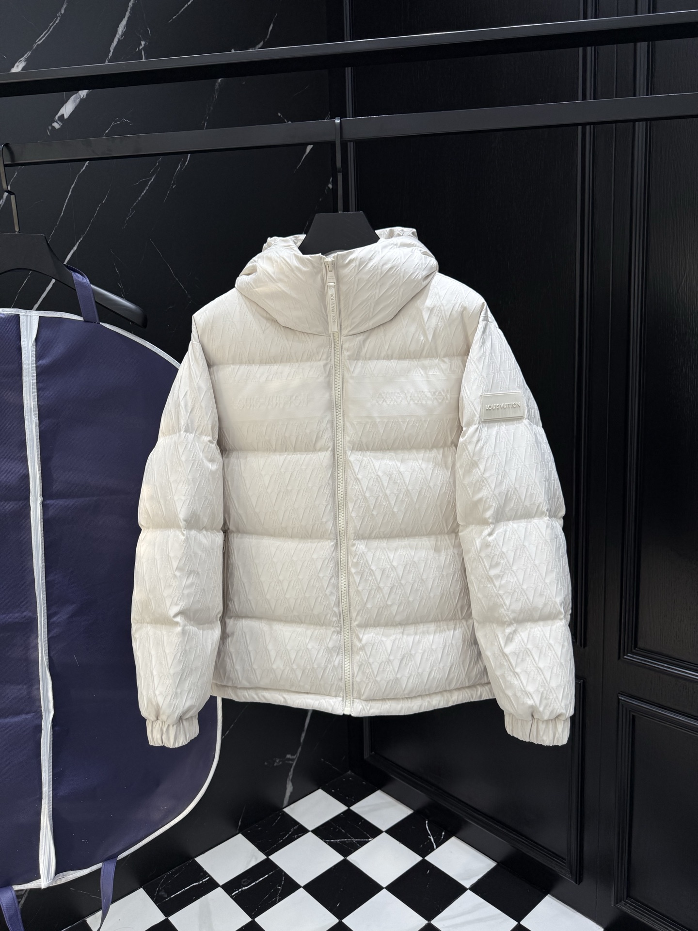 LV1001-S LOUIS VUITTON 숏 패딩 화이트/블랙