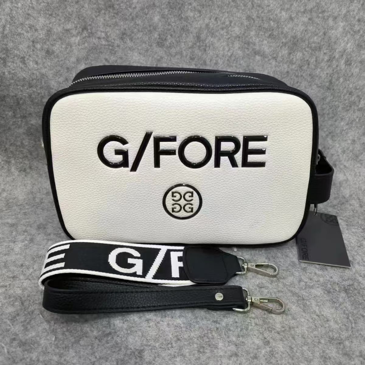 GF1002-P 화이트 파우치 지포어  68000원