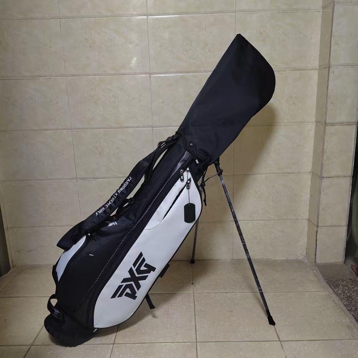 PX1005-HB 블랙&화이트 하프백 PXG  135000원