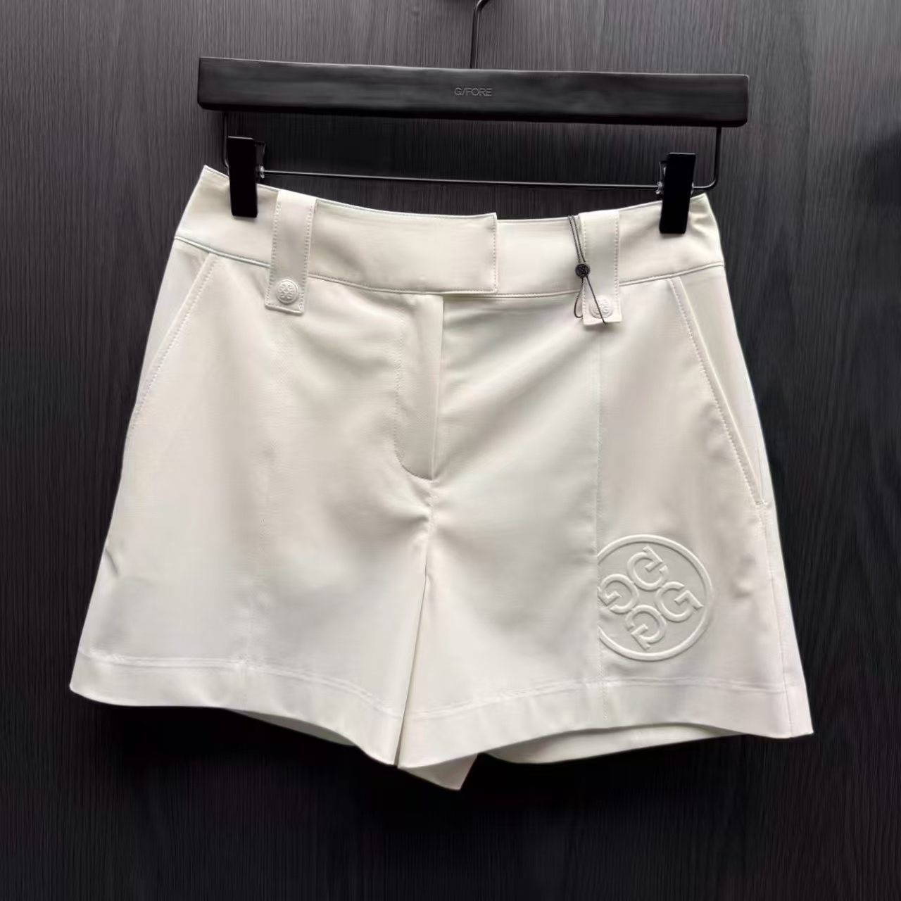 GF3048 지포어 여자 여름 반바지  화이트/블랙 85000원